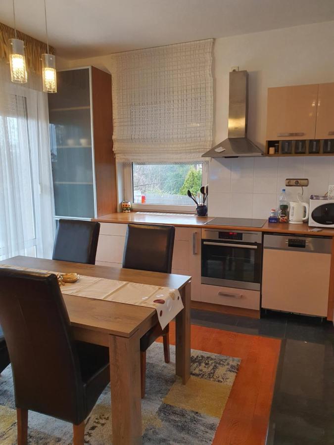 Adel Apartman Мішкольц Екстер'єр фото