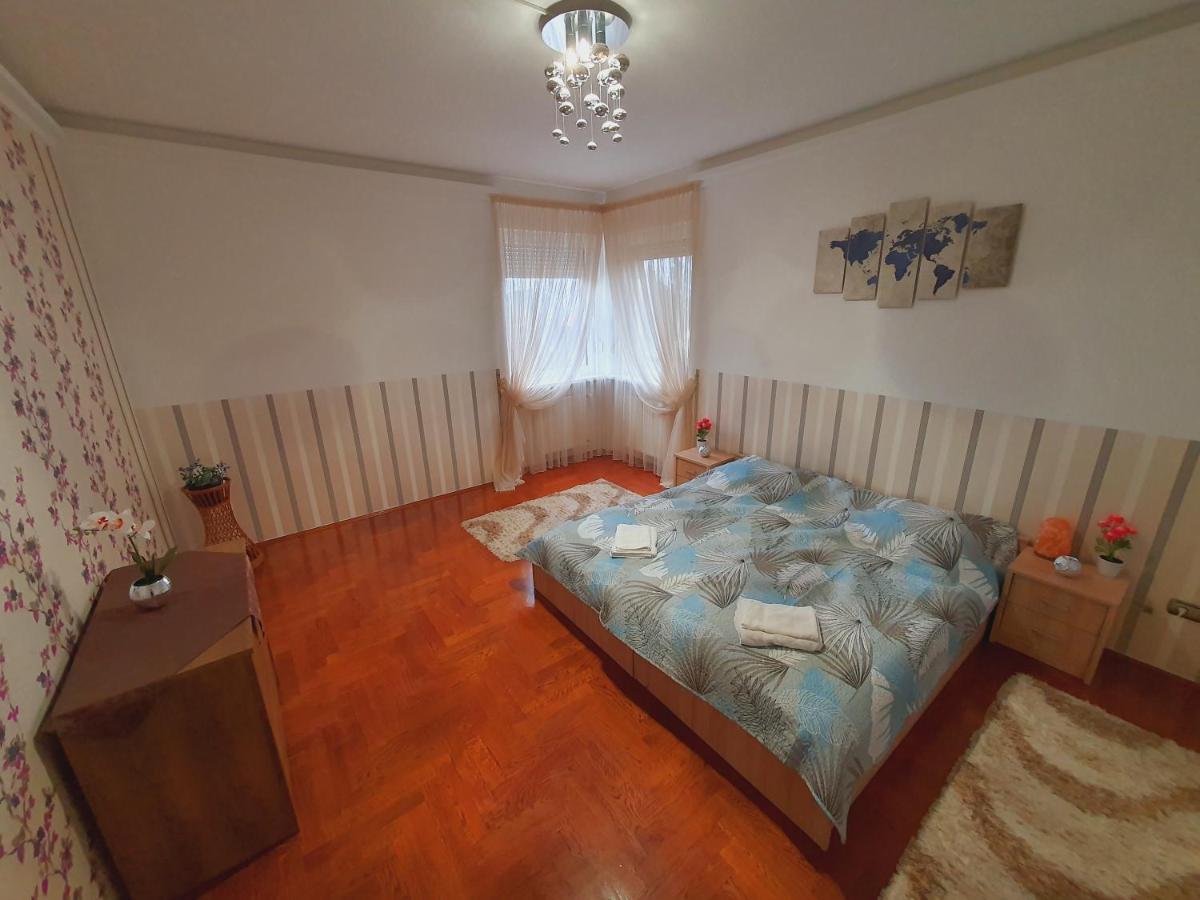 Adel Apartman Мішкольц Екстер'єр фото