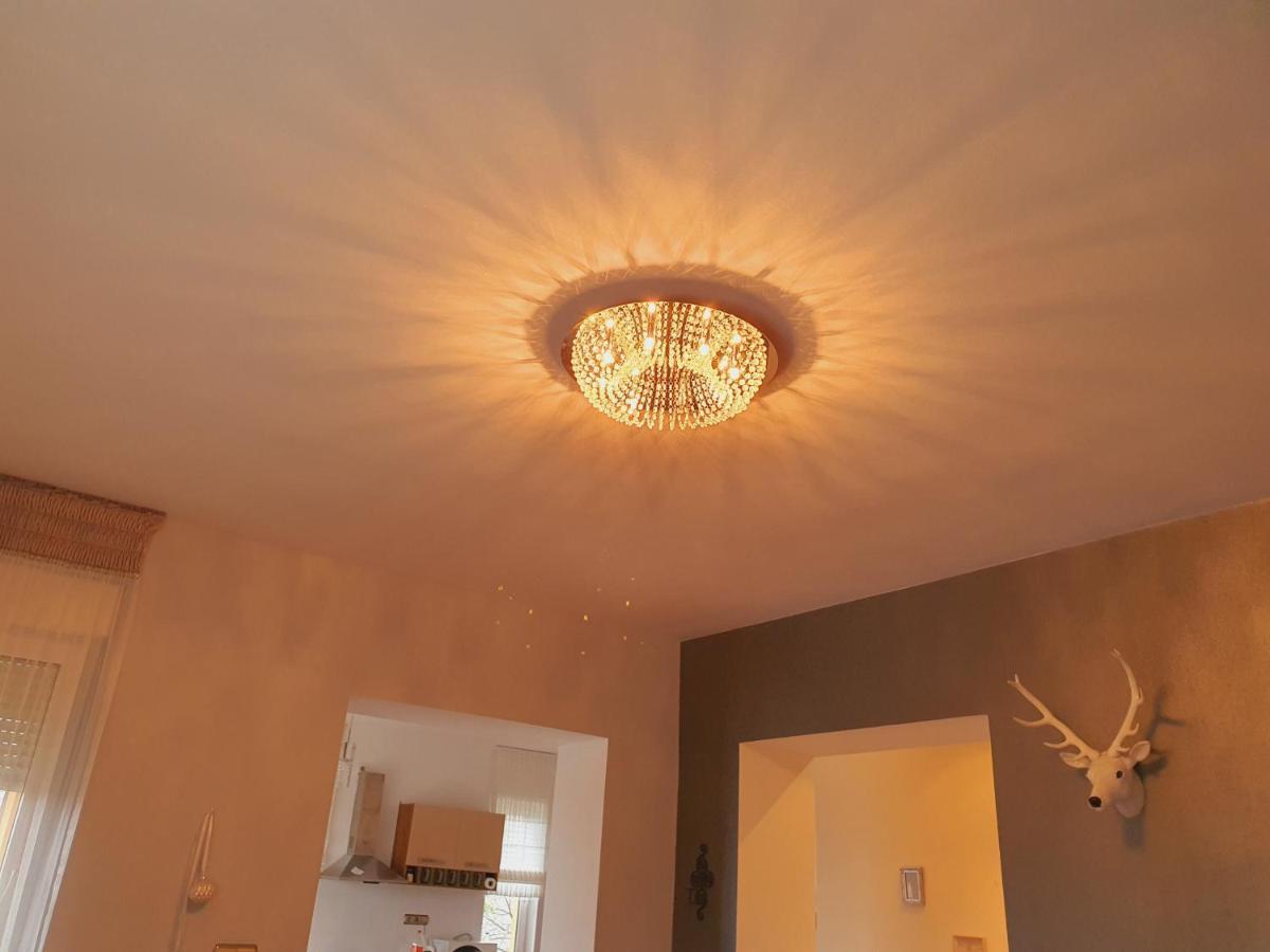 Adel Apartman Мішкольц Екстер'єр фото